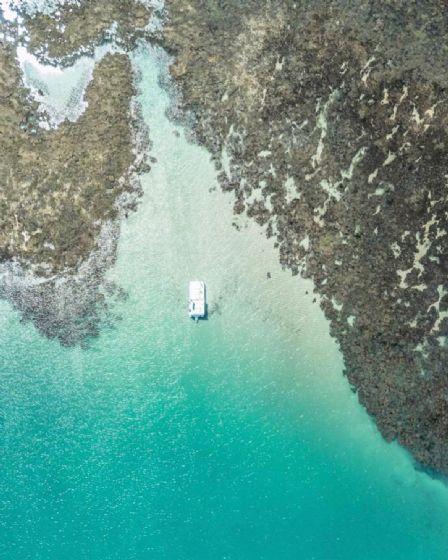 Embarque no passeio de Trimar do Lopana pelas piscinas naturais de Macei